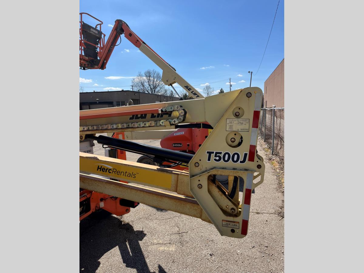 2018 JLG T500J