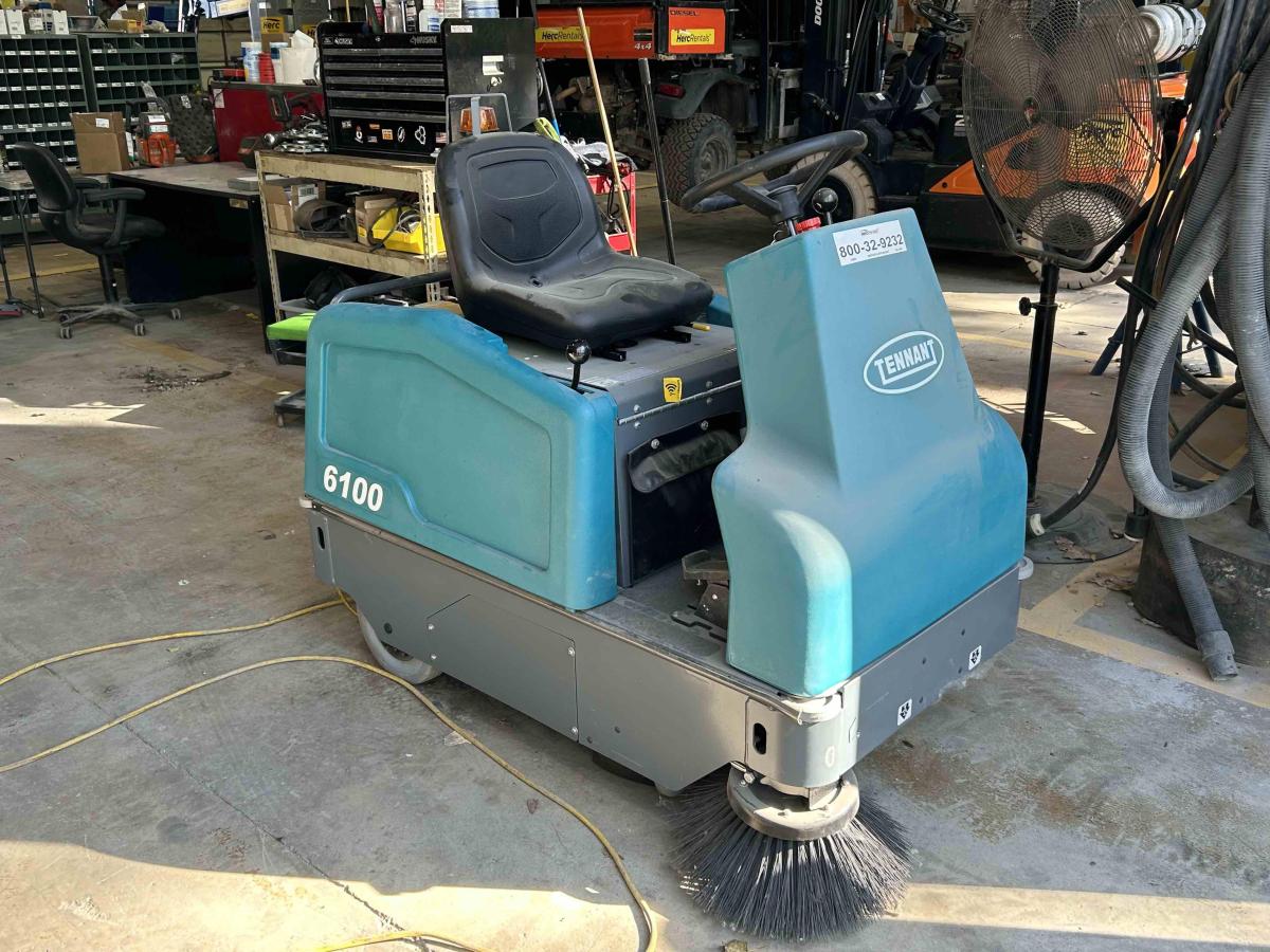 2021 Tennant 6100