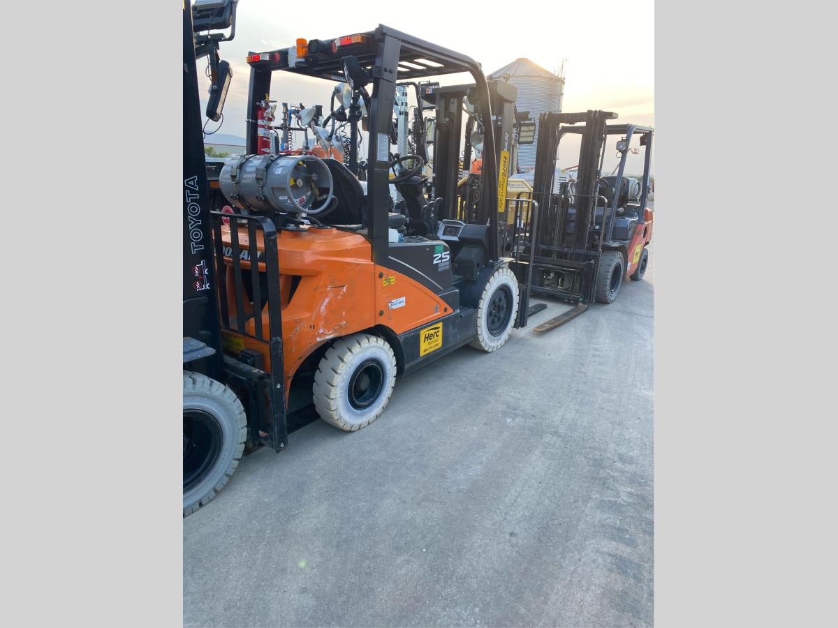 2022 Doosan G25E-3