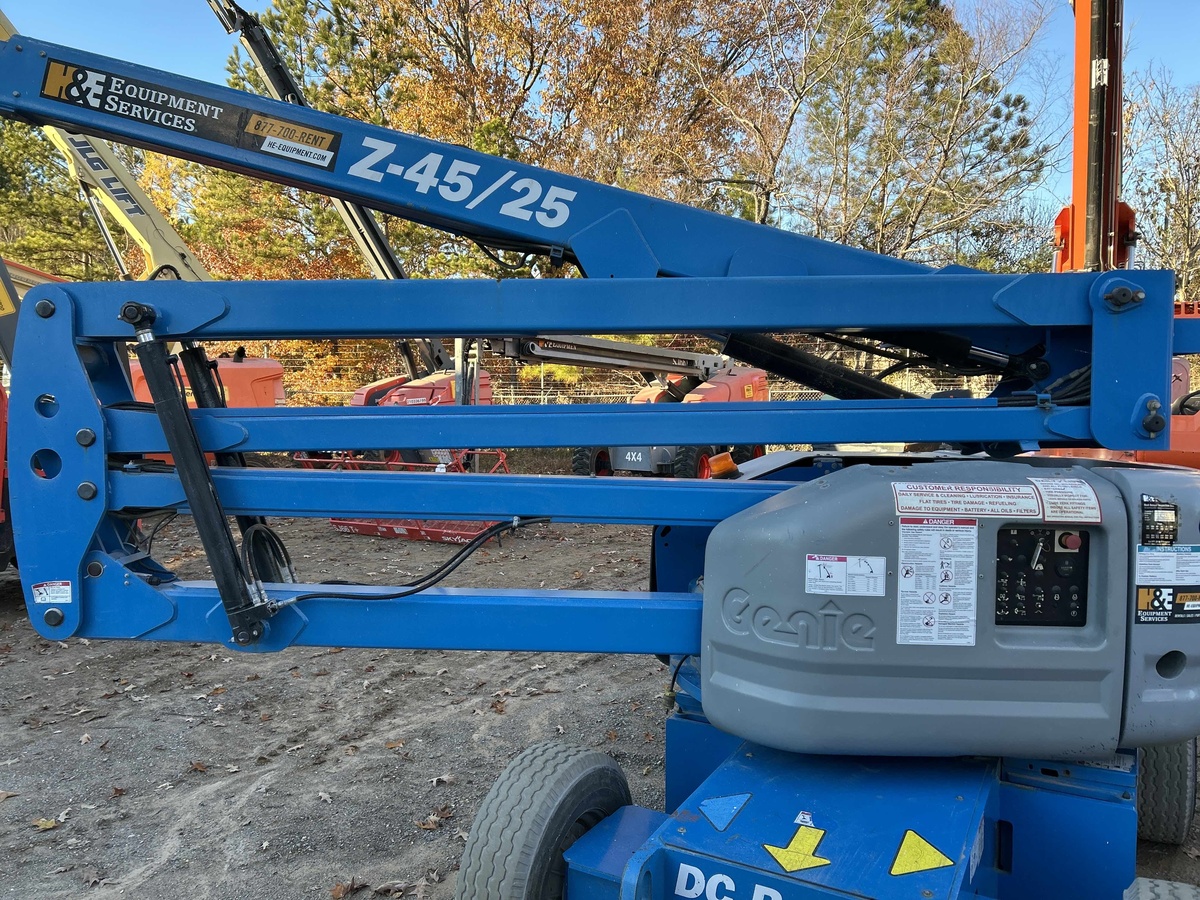 2017 Genie Z-45/25-10