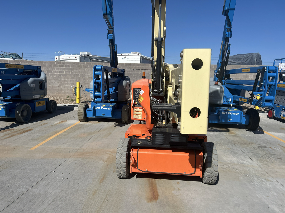 2015 JLG E400AJPN-3