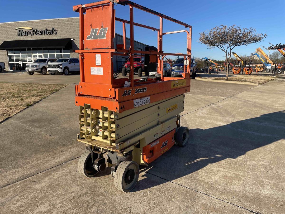 2018 JLG 2632ES-4