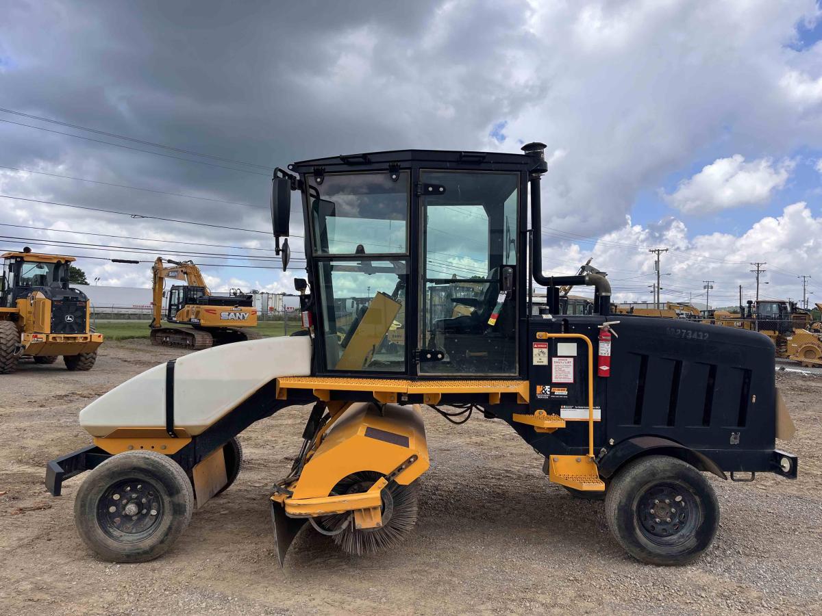 2019 LayMor SweepMaster 450-ST-4