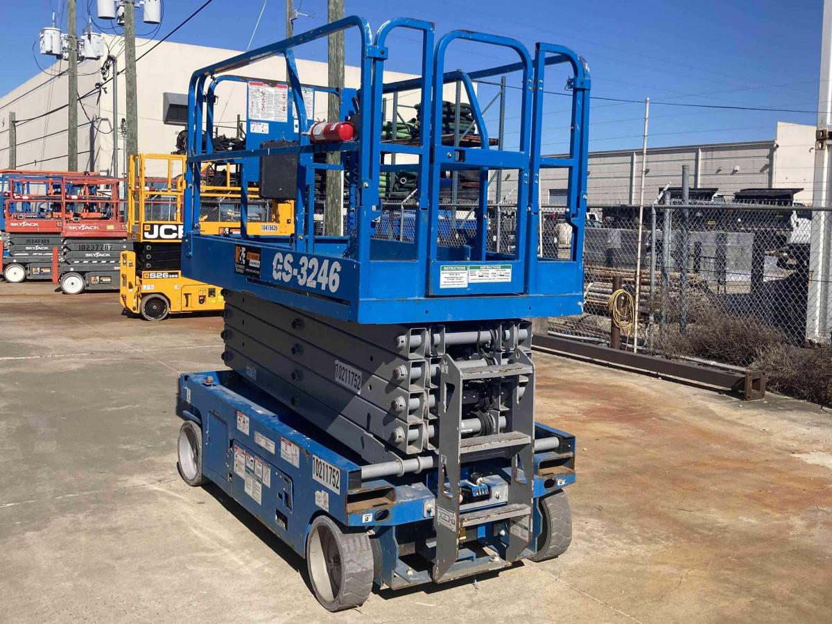 2017 Genie GS-3246-4
