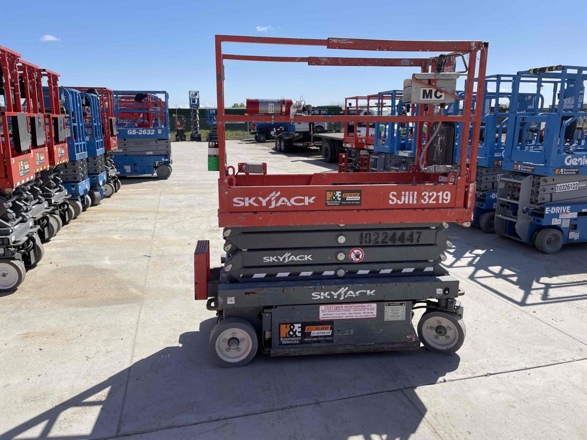 2017 Skyjack SJ3219