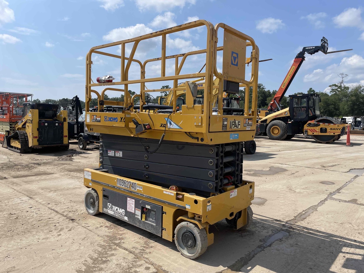 2021 XCMG XG3246DC