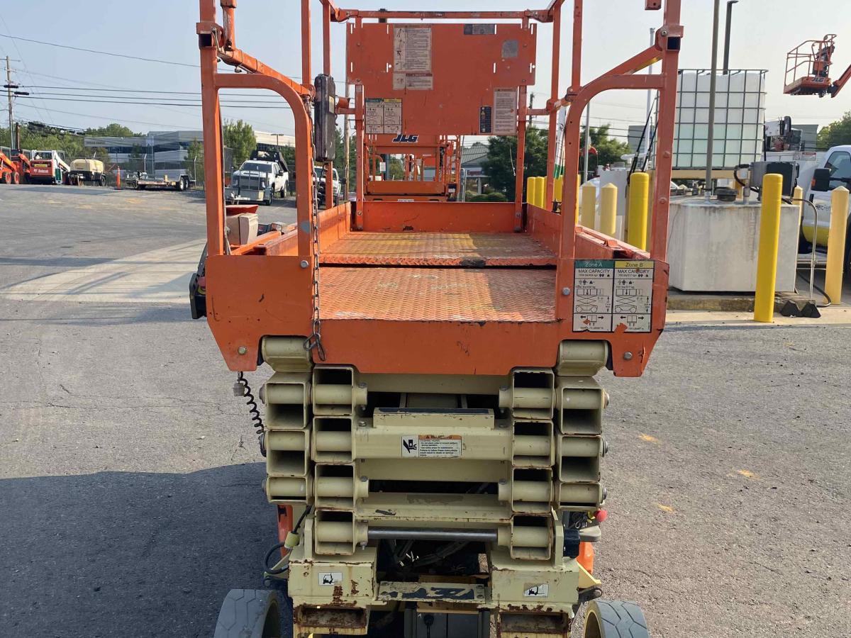 2017 JLG 3246ES