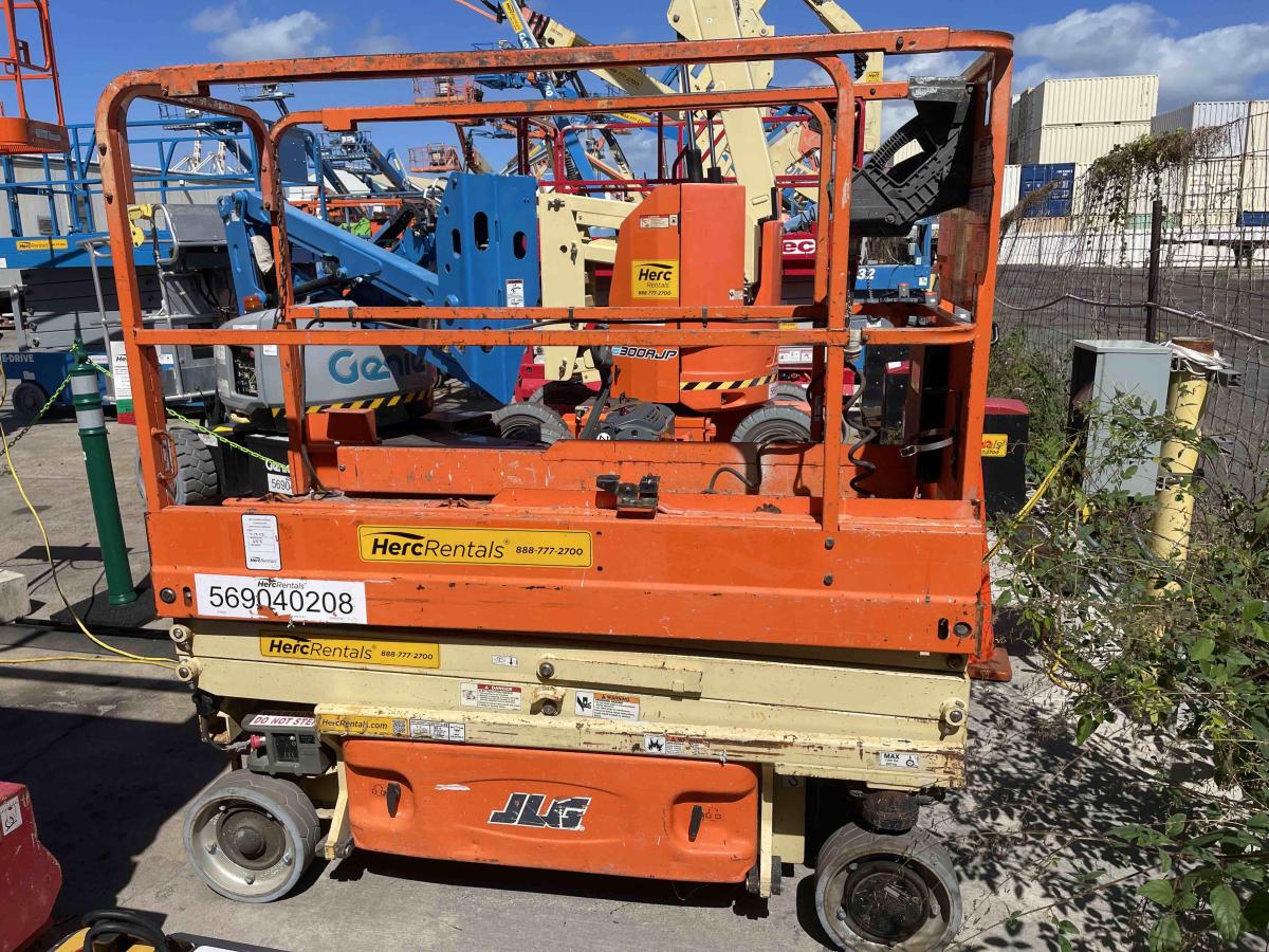 2015 JLG 1930ES