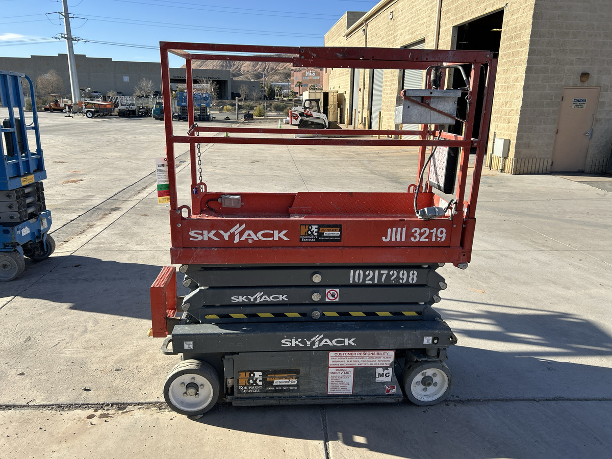 2017 Skyjack SJ3219