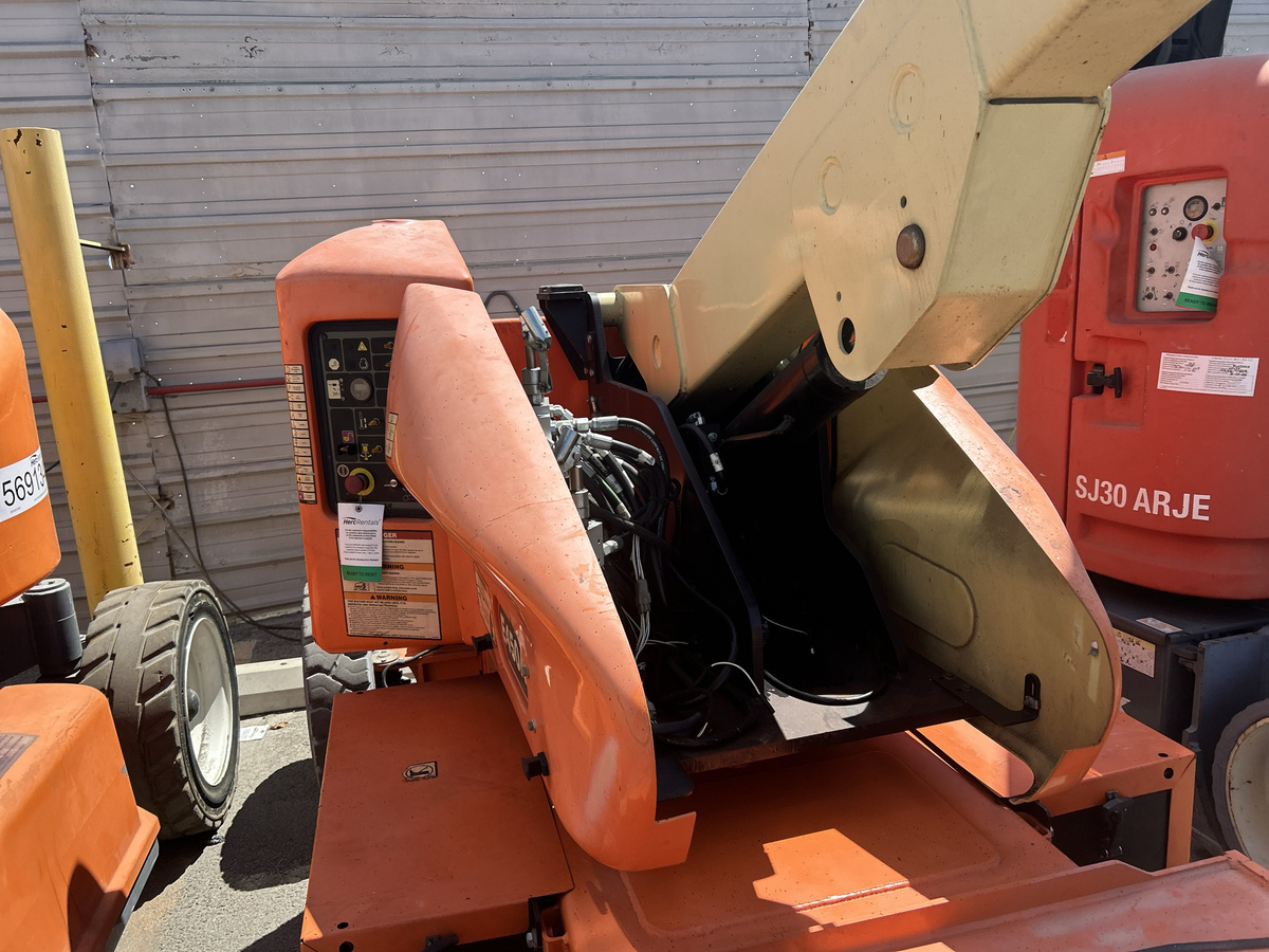 2018 JLG E450AJ-3