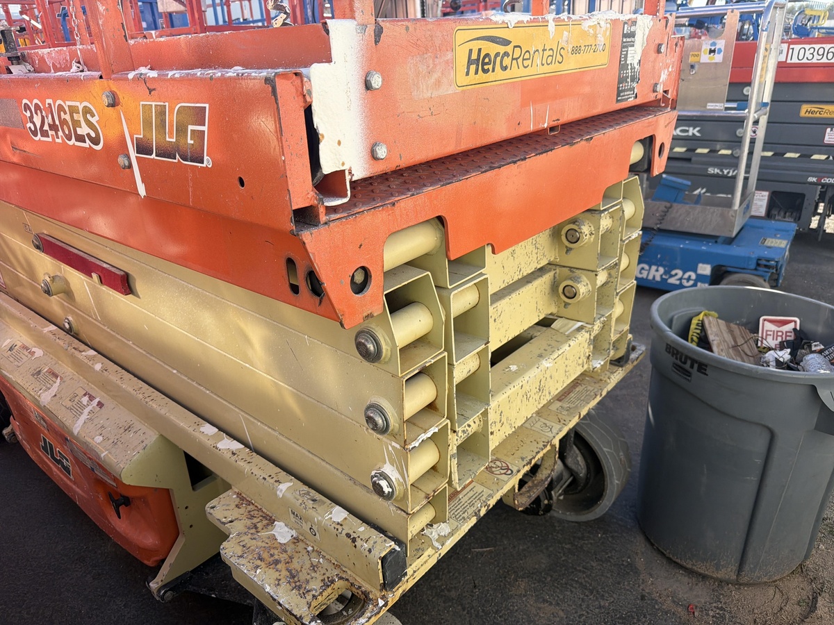 2018 JLG 3246ES-4