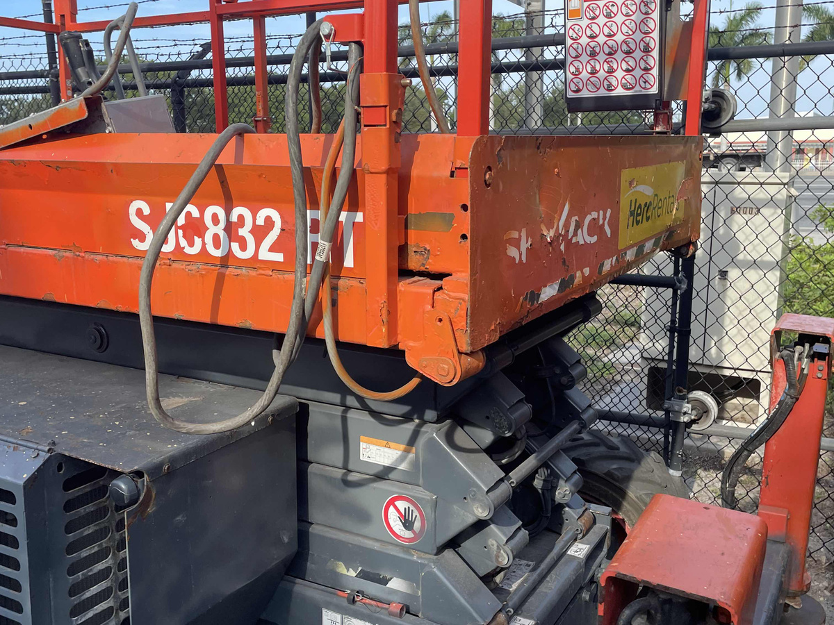 2019 Skyjack SJ-6832RT-3