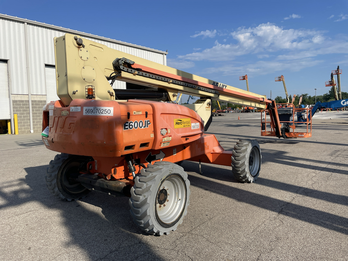 2013 JLG E600JP-2