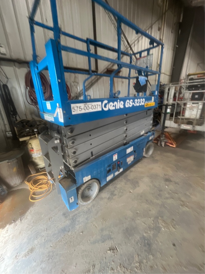 2018 Genie GS-3232