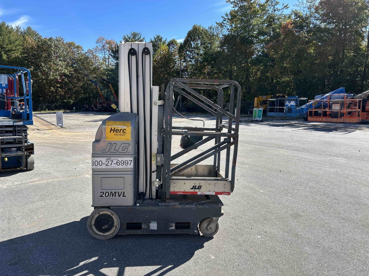 2020 JLG 20MVL