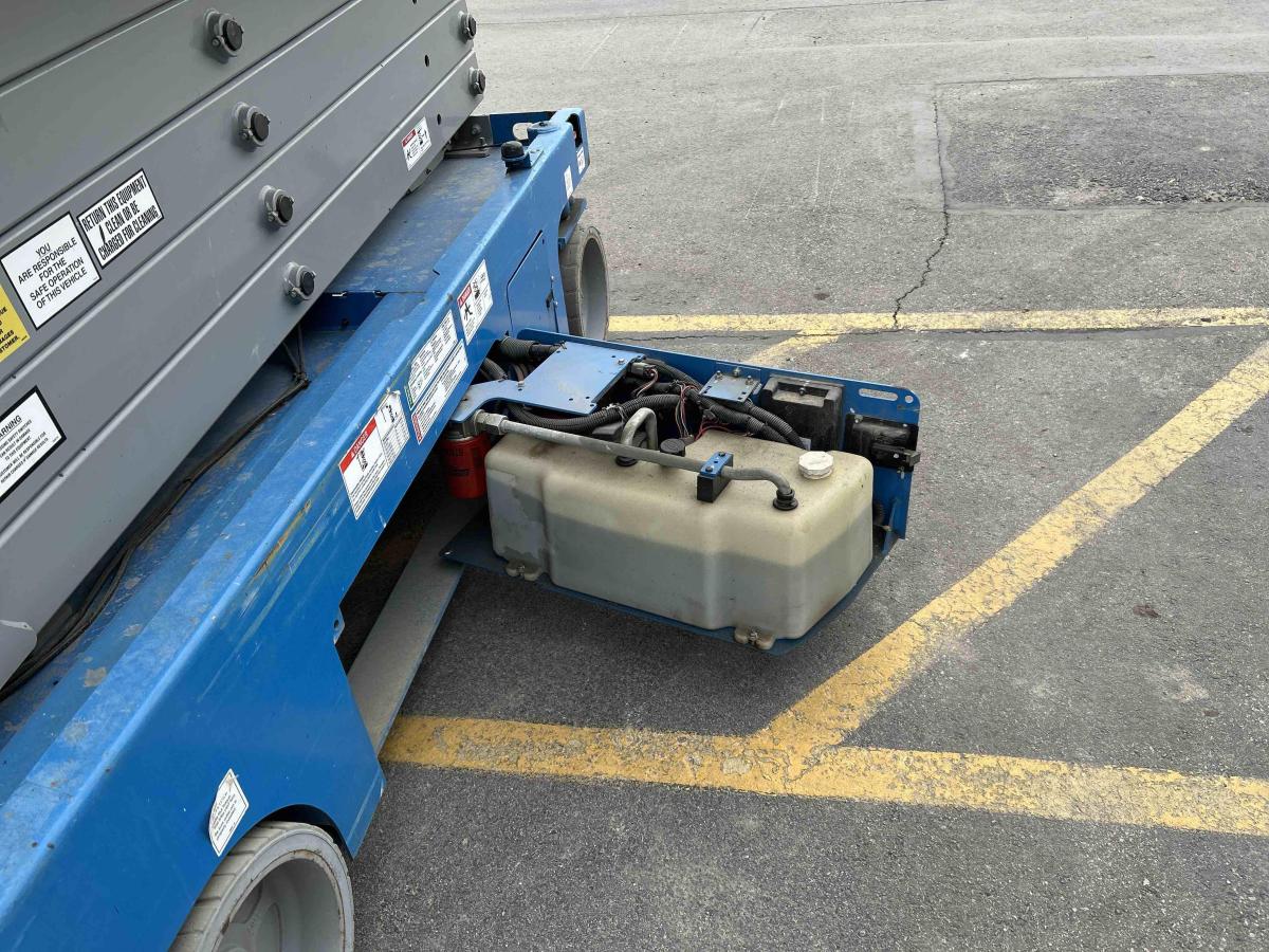 2017 Genie GS-4047