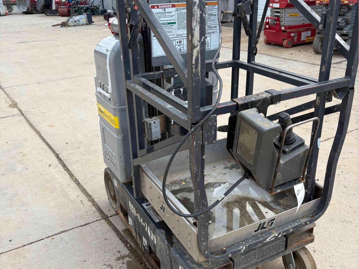 2015 JLG 20MVL