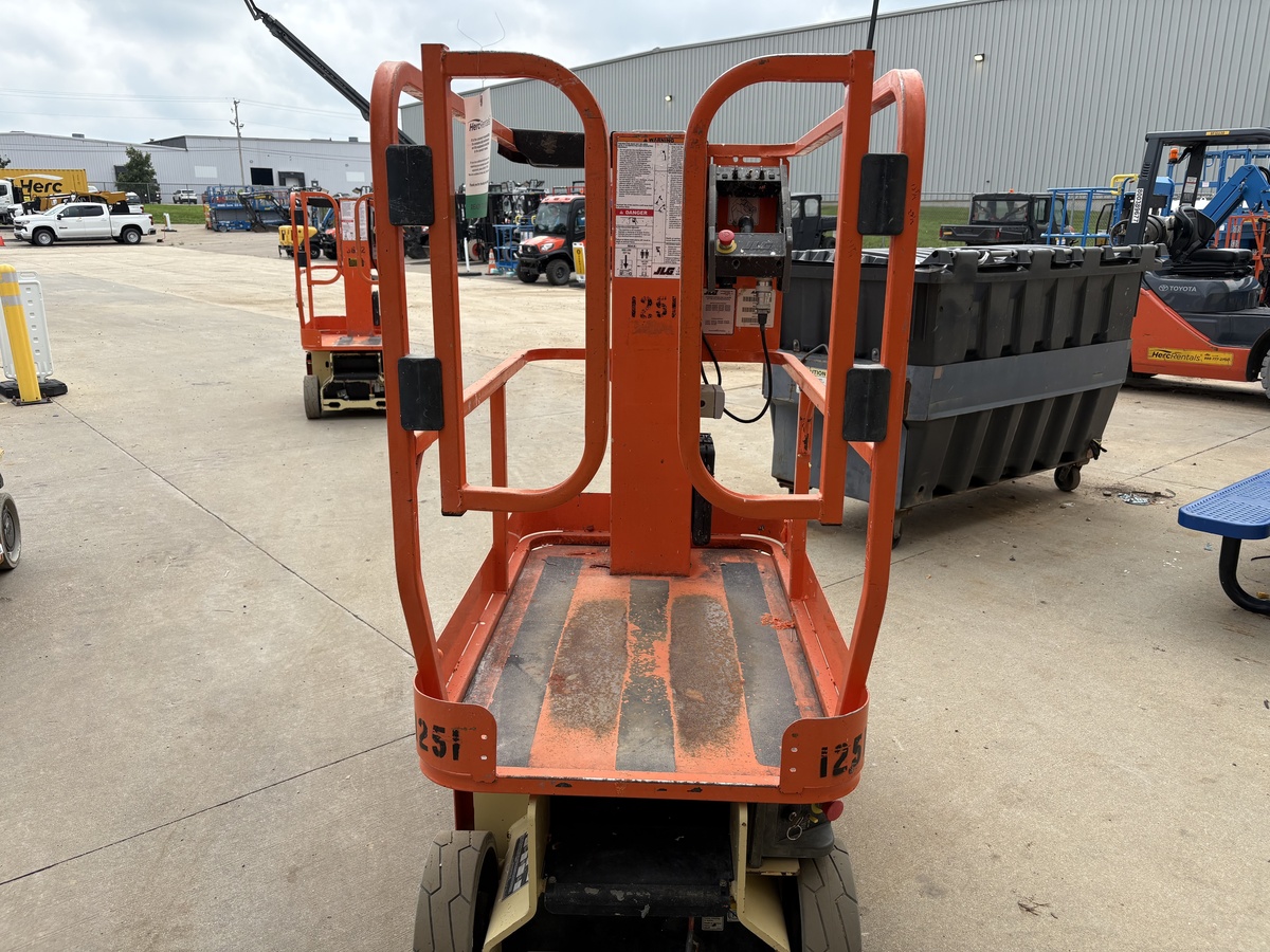 2017 JLG 1230ES-3