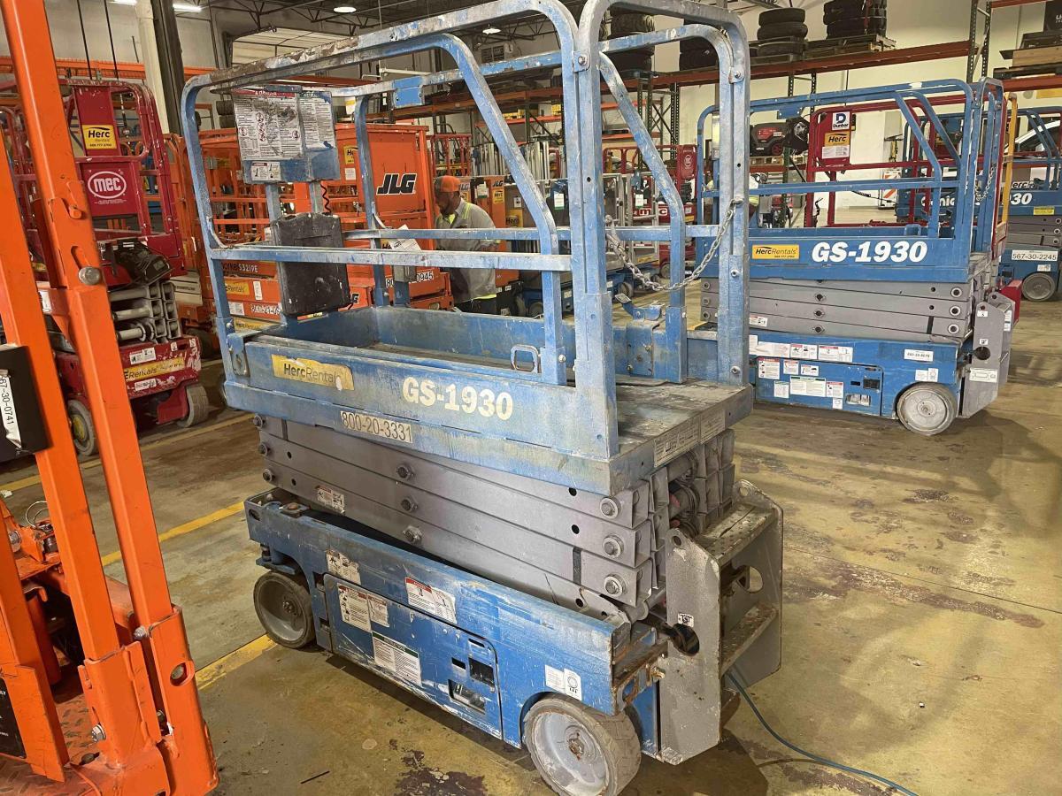 2018 Genie GS-1930