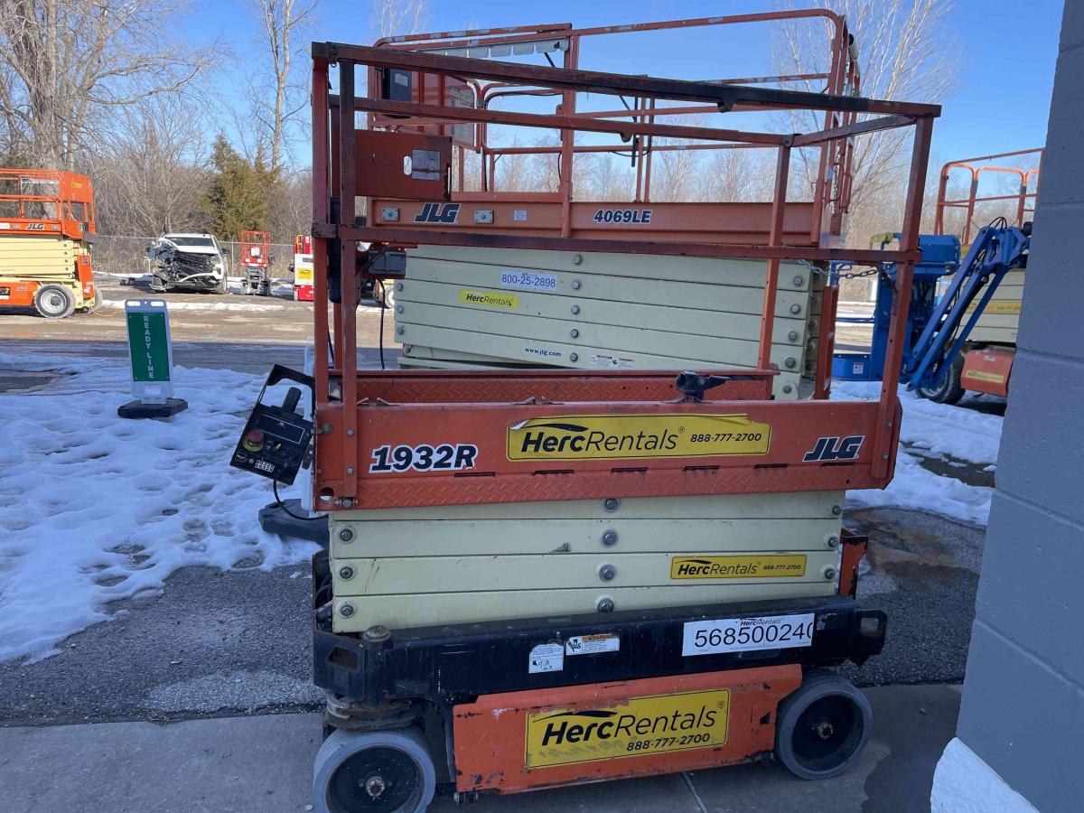2018 JLG 1932R