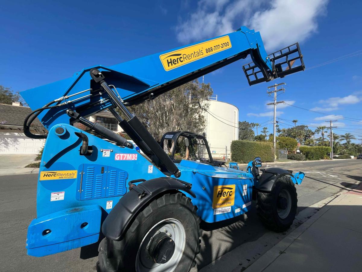 2017 Genie GTH-1056-1