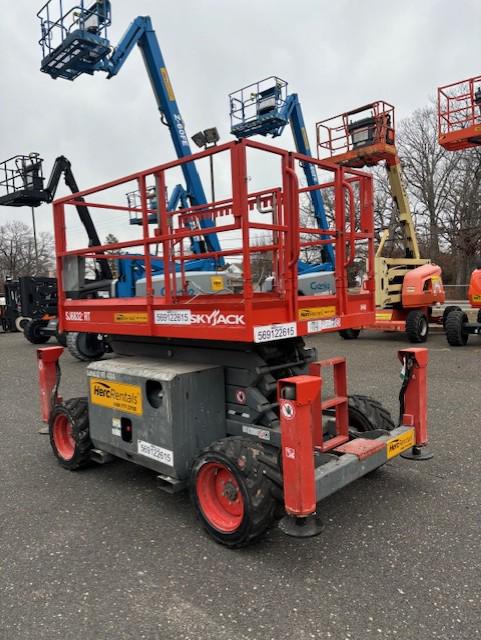2018 Skyjack SJ-6832RT