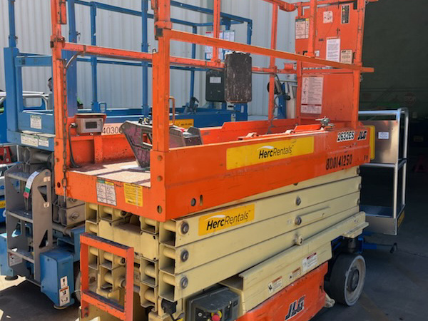 2017 JLG 2632ES