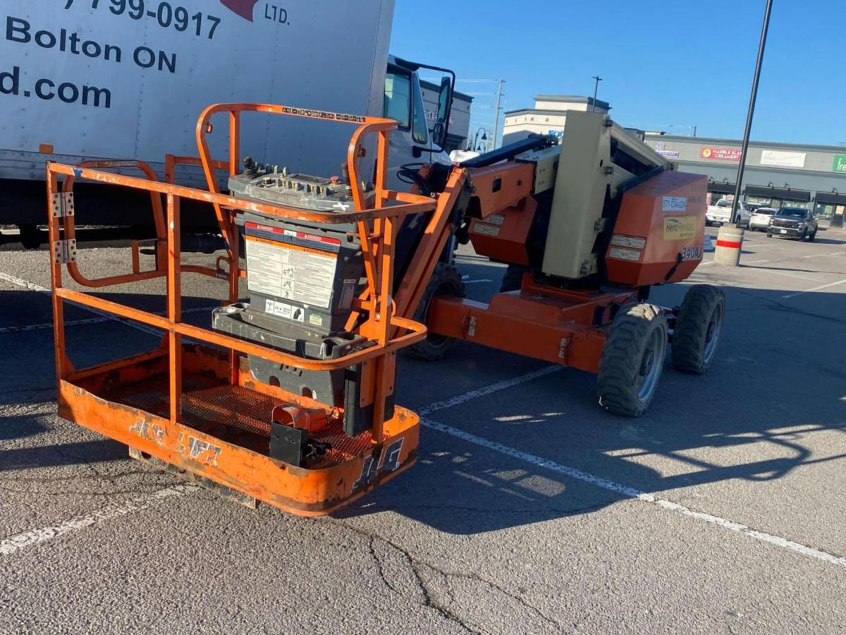 2017 JLG 340AJ-2