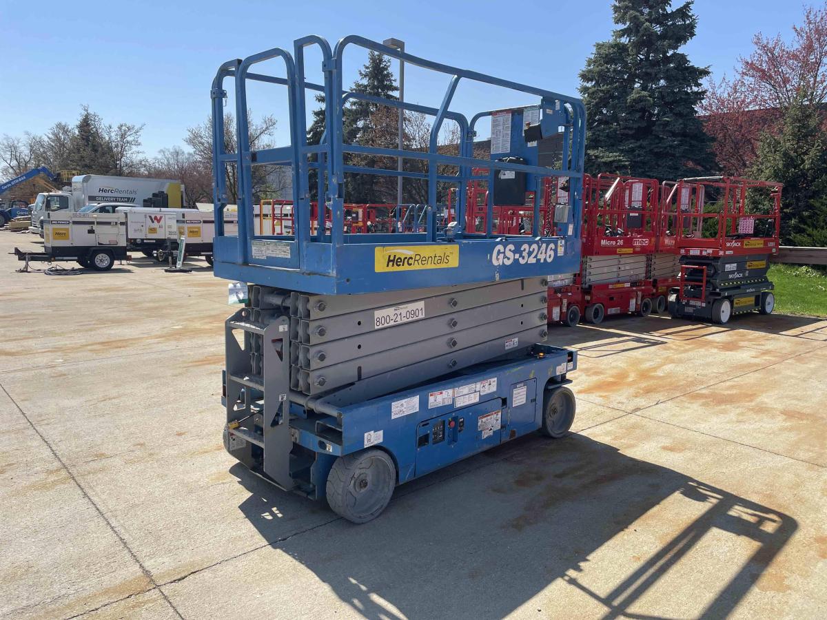 2018 Genie GS-3246