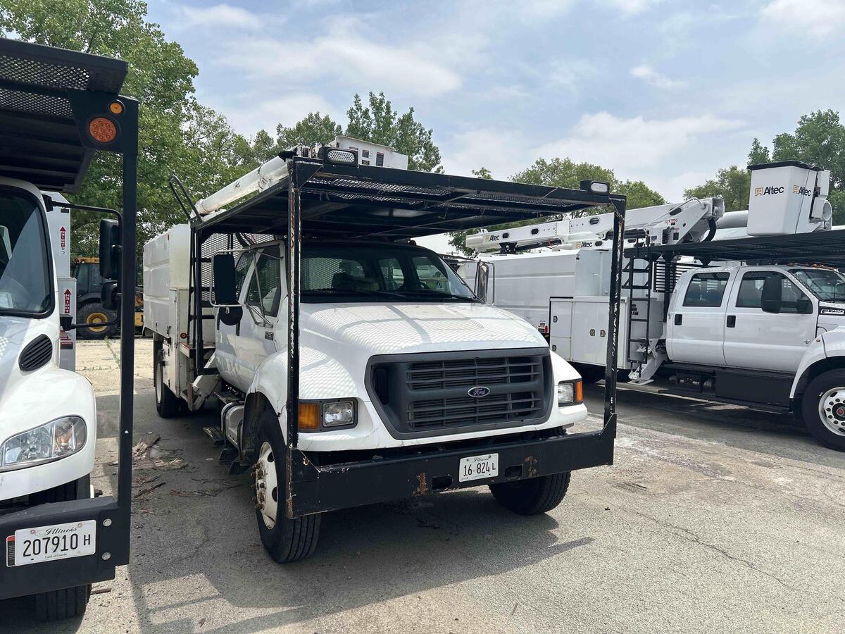 2000 Ford F750-9