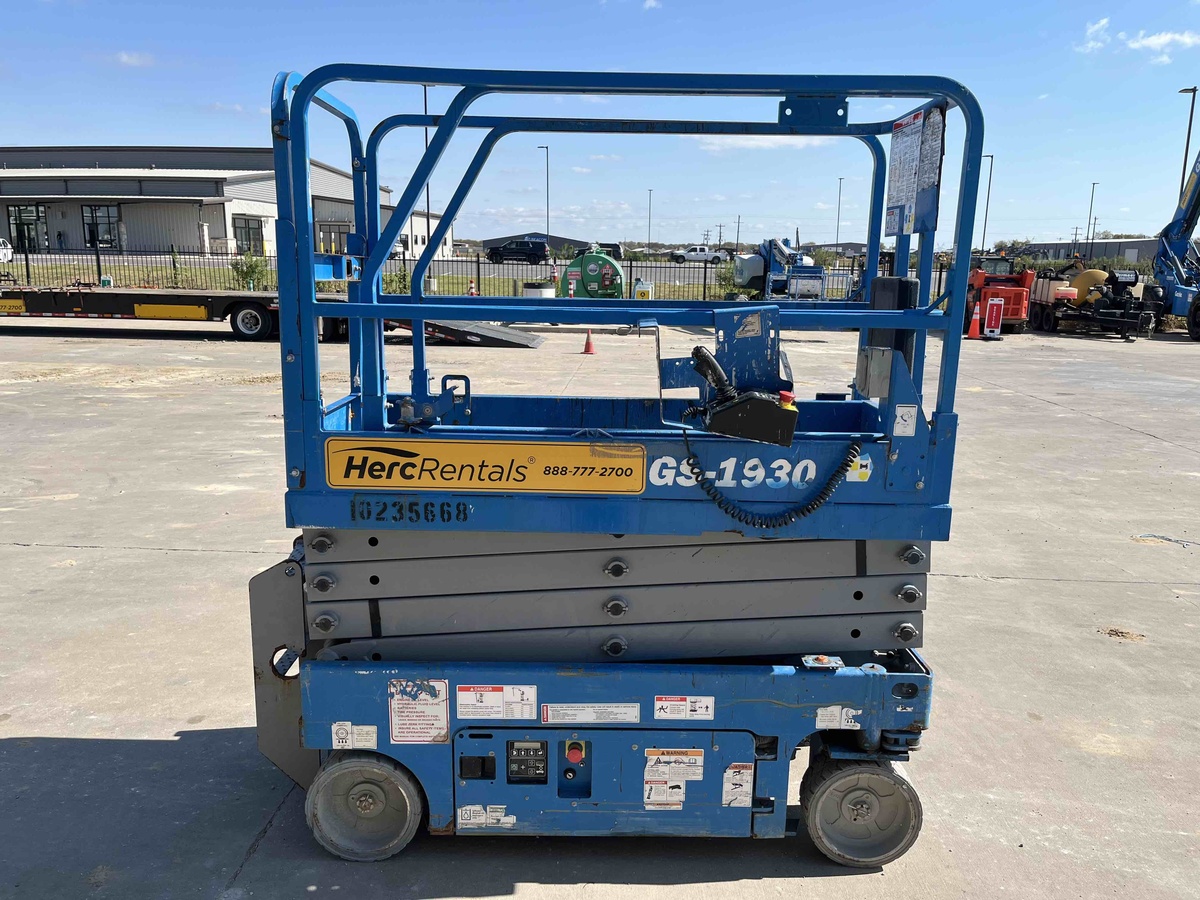 2018 Genie GS-1930