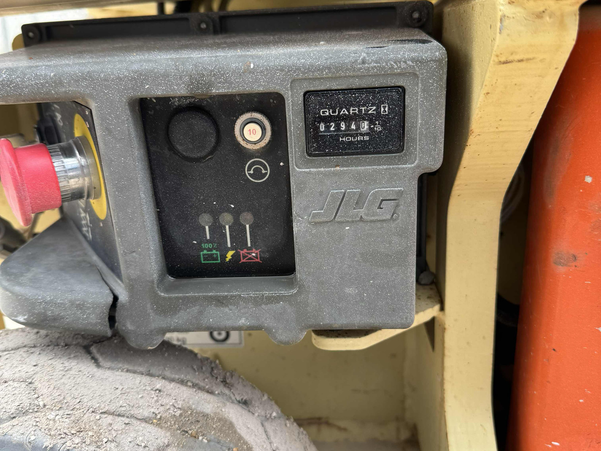 2017 JLG 1930ES