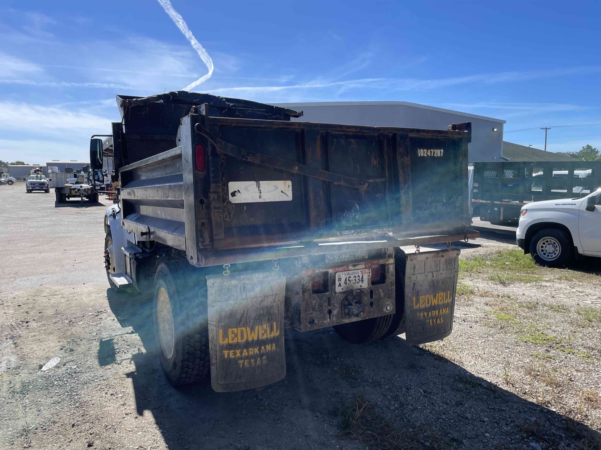2018 Freightliner M2106-3