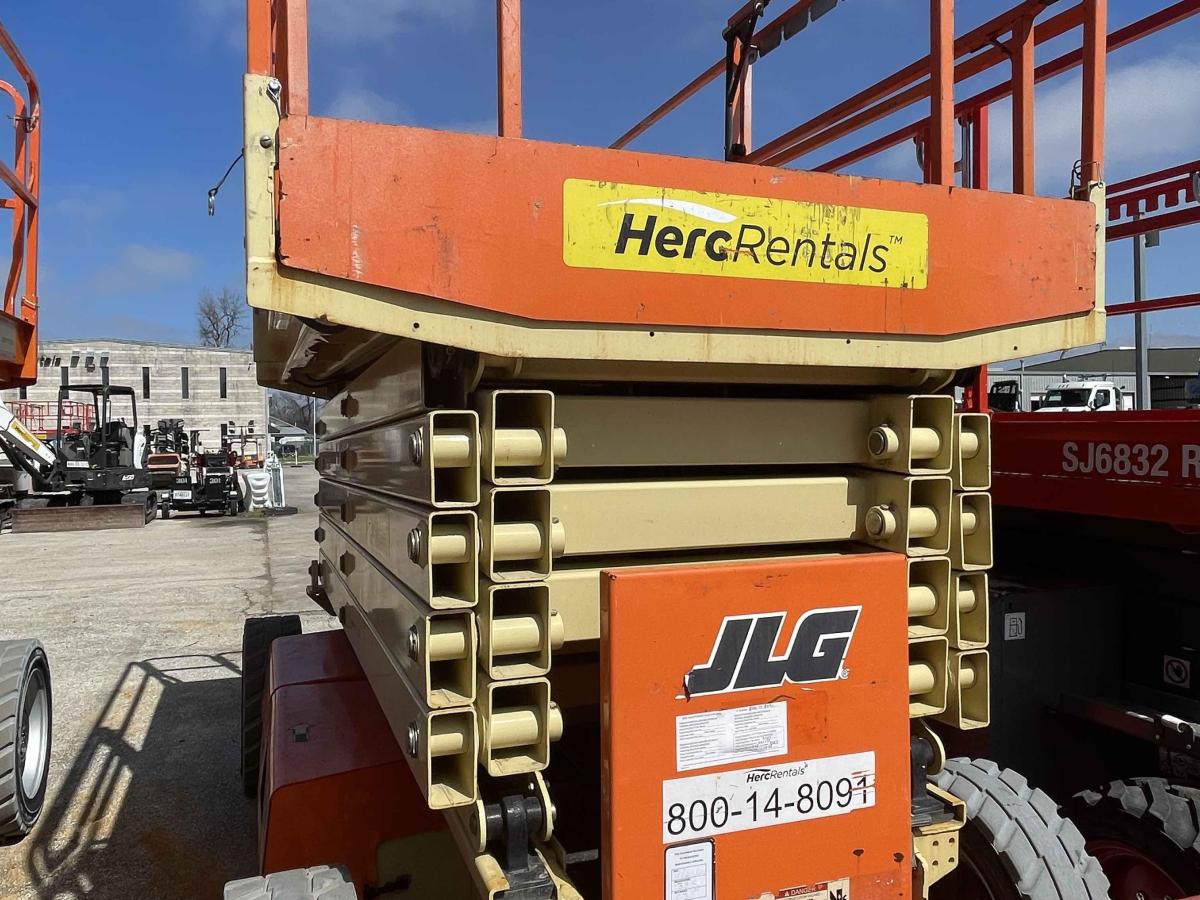 2017 JLG 4069LE