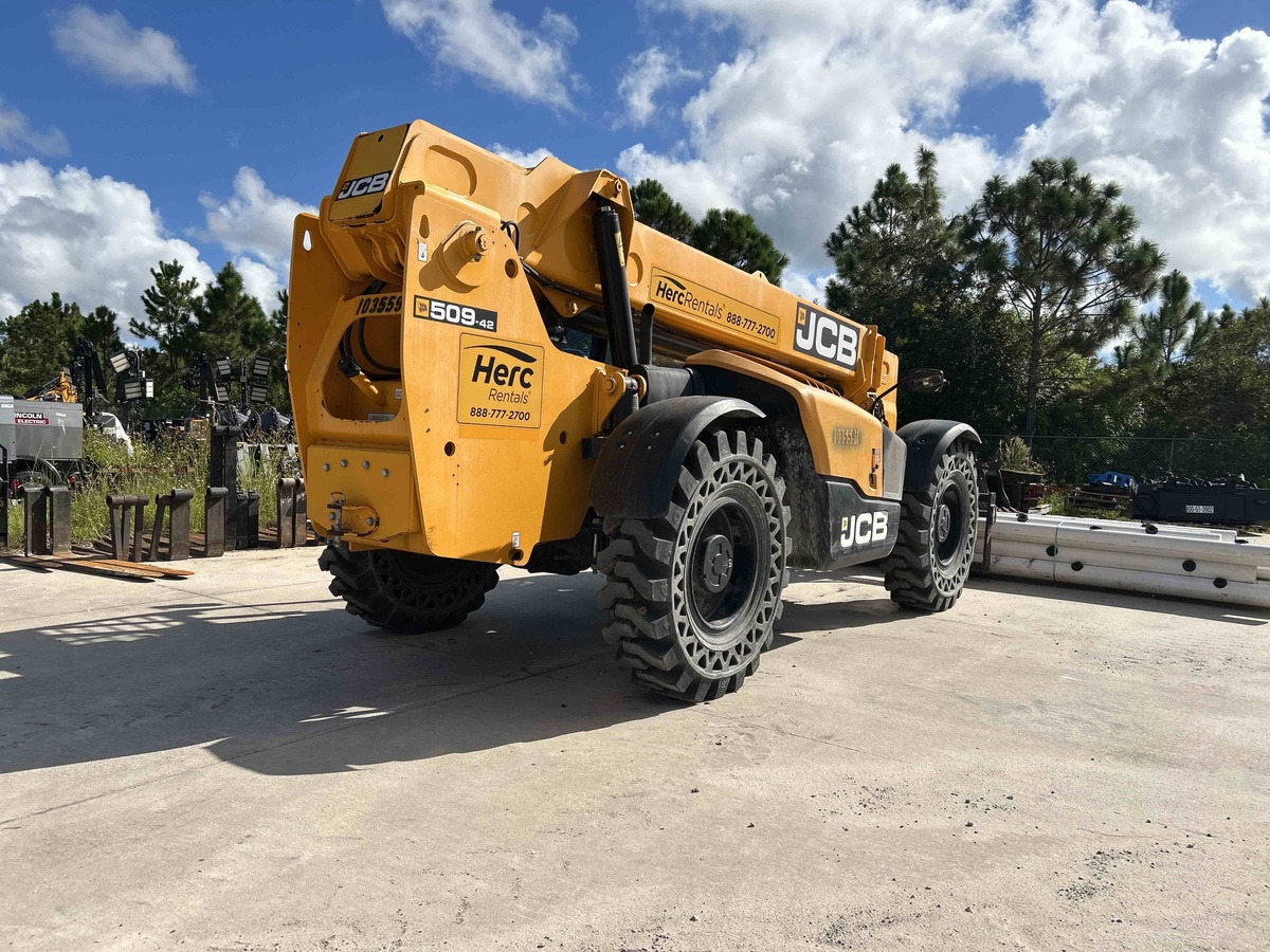 2022 JCB 509-42-4