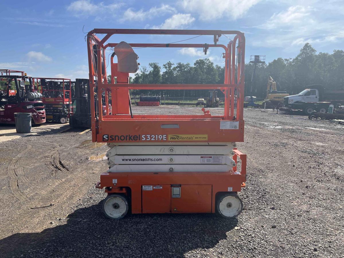 2023 Snorkel S3219E