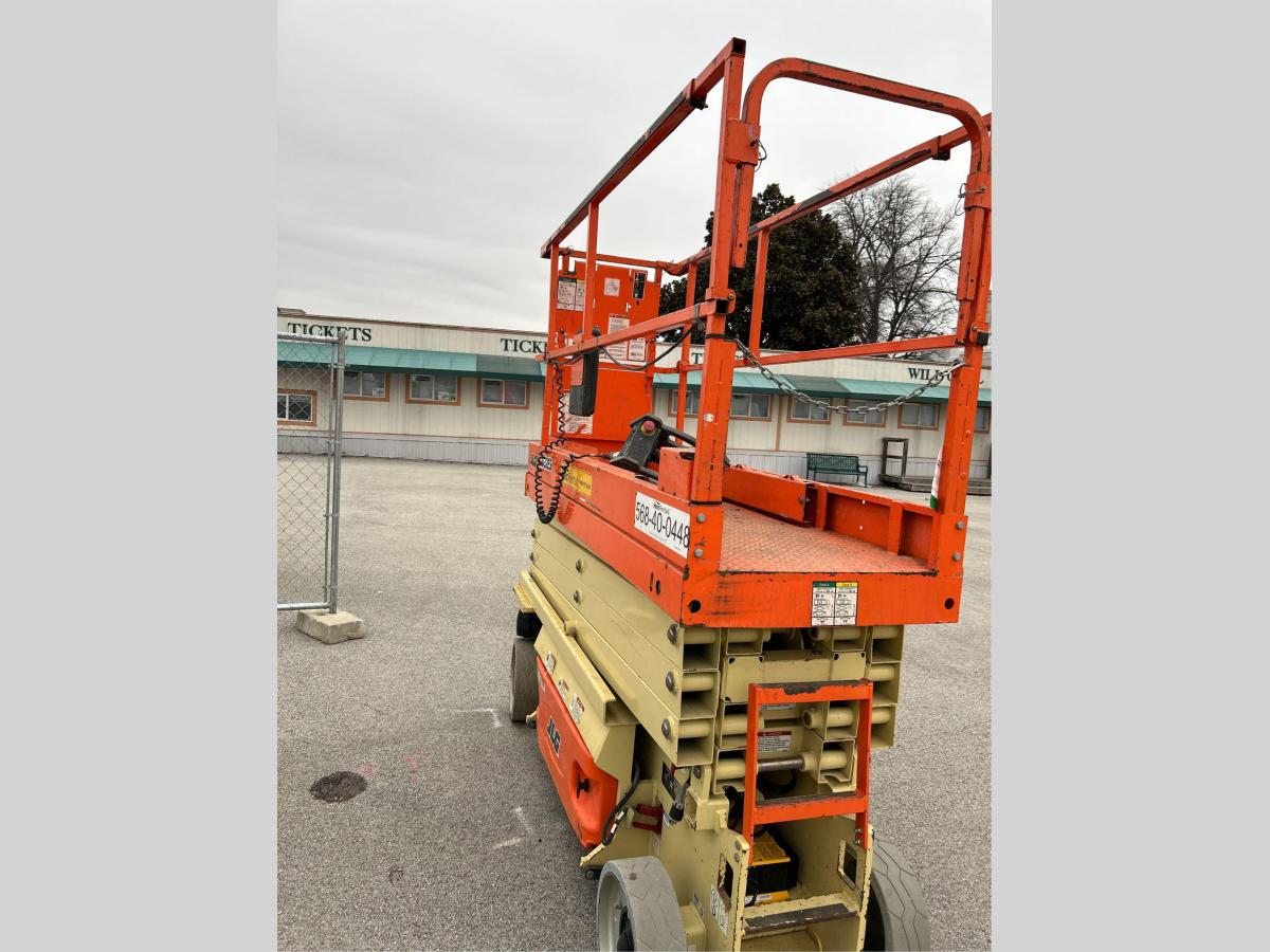 2018 JLG 2632ES