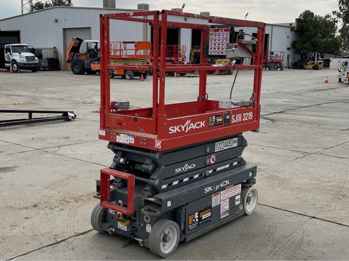 2017 Skyjack SJ3219
