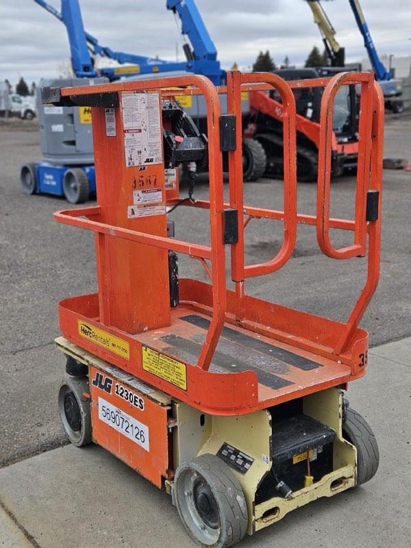 2015 JLG 1230ES