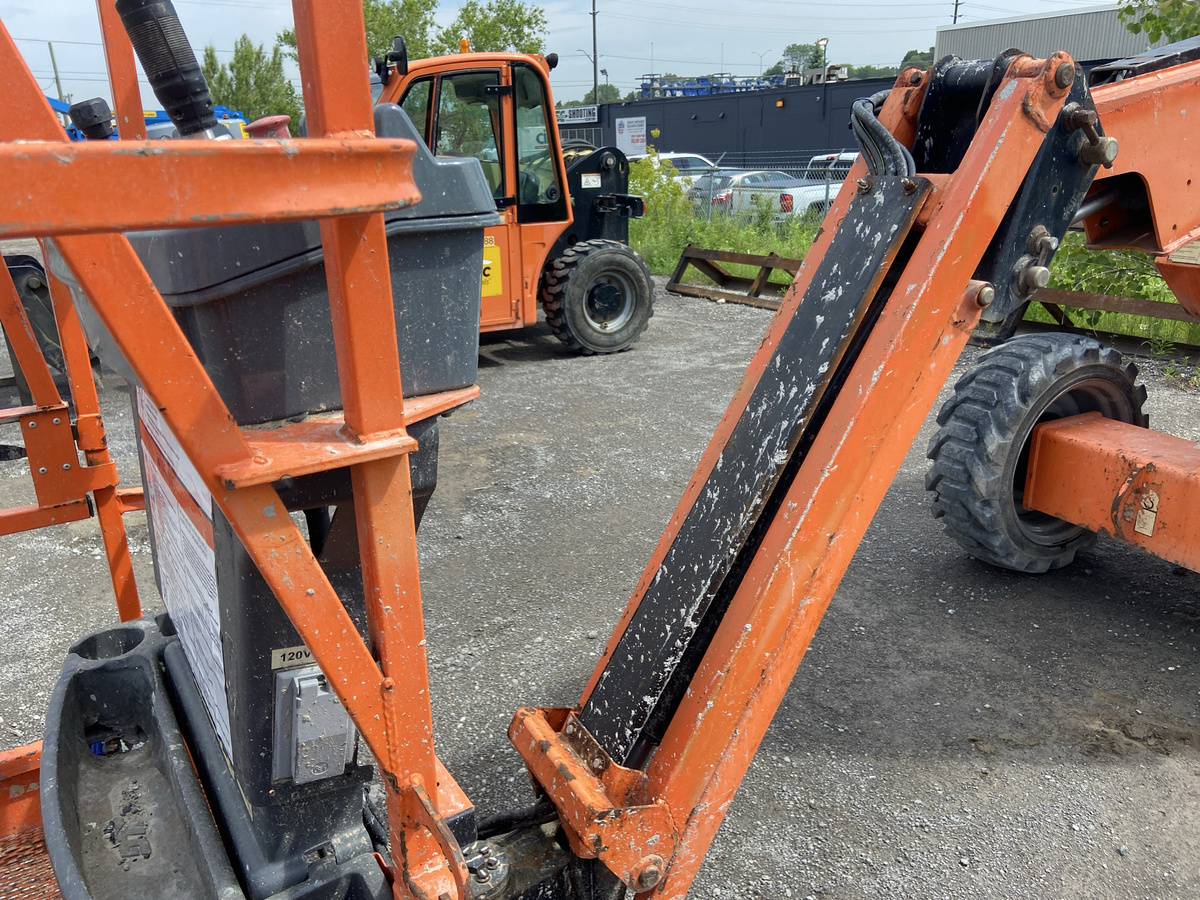 2017 JLG 340AJ-6