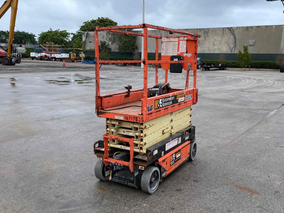2017 JLG 1932R