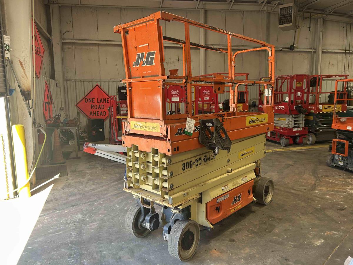 2018 JLG 2632ES