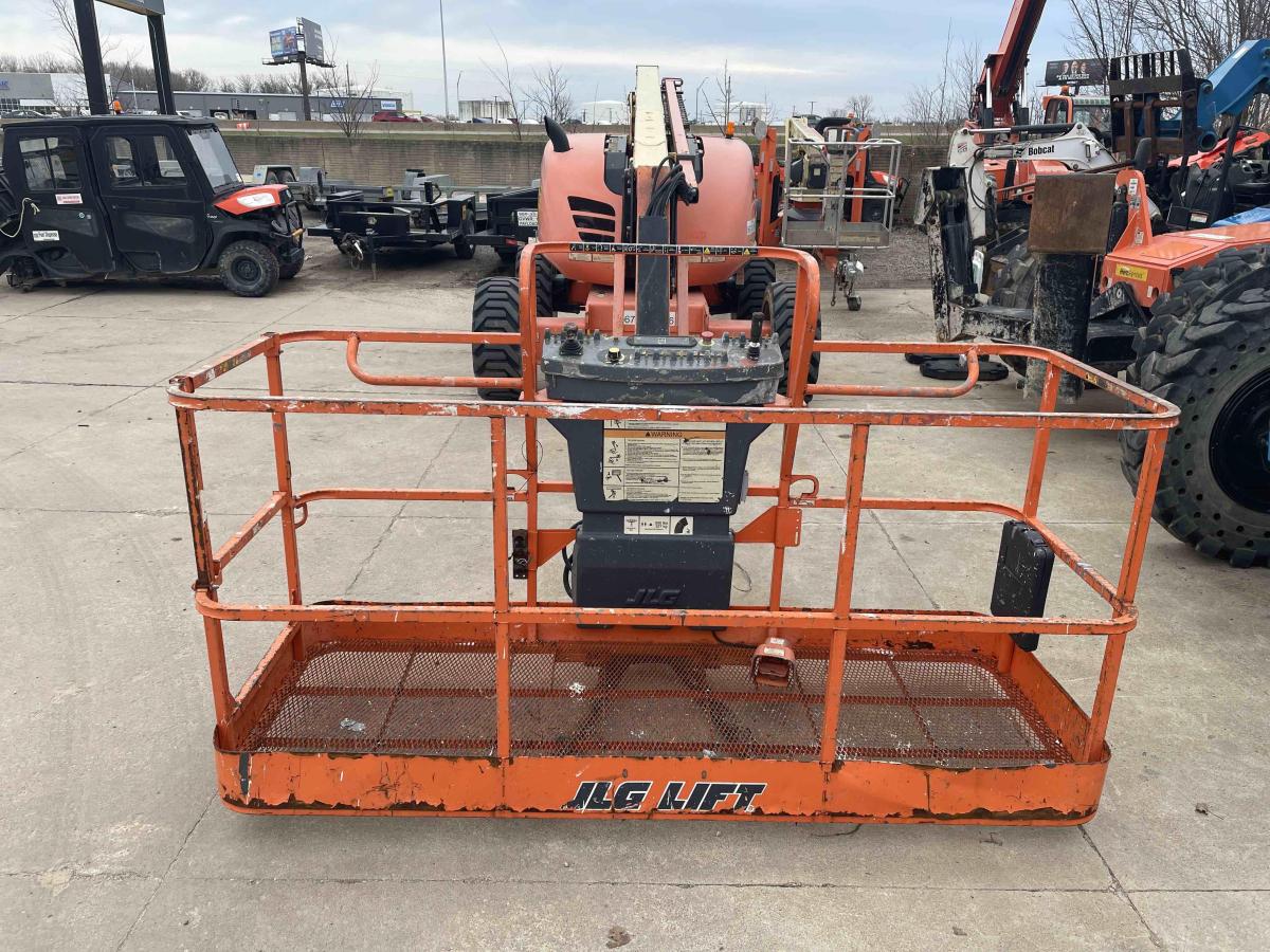 2015 JLG 600AJ