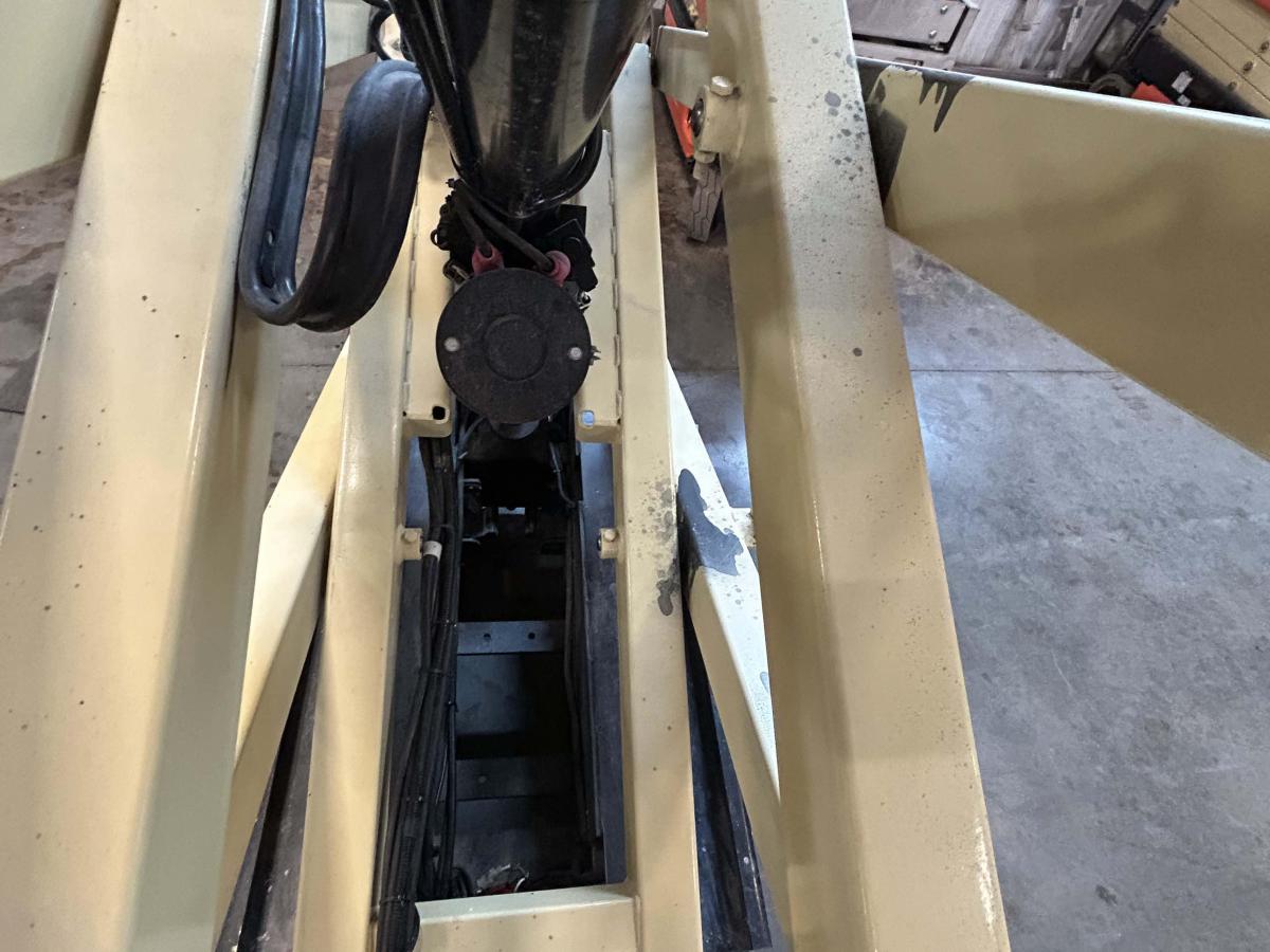 2012 JLG 1930ES