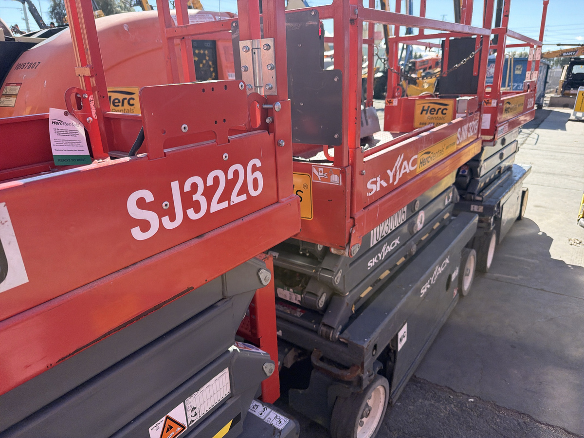 2017 Skyjack SJ3219-2