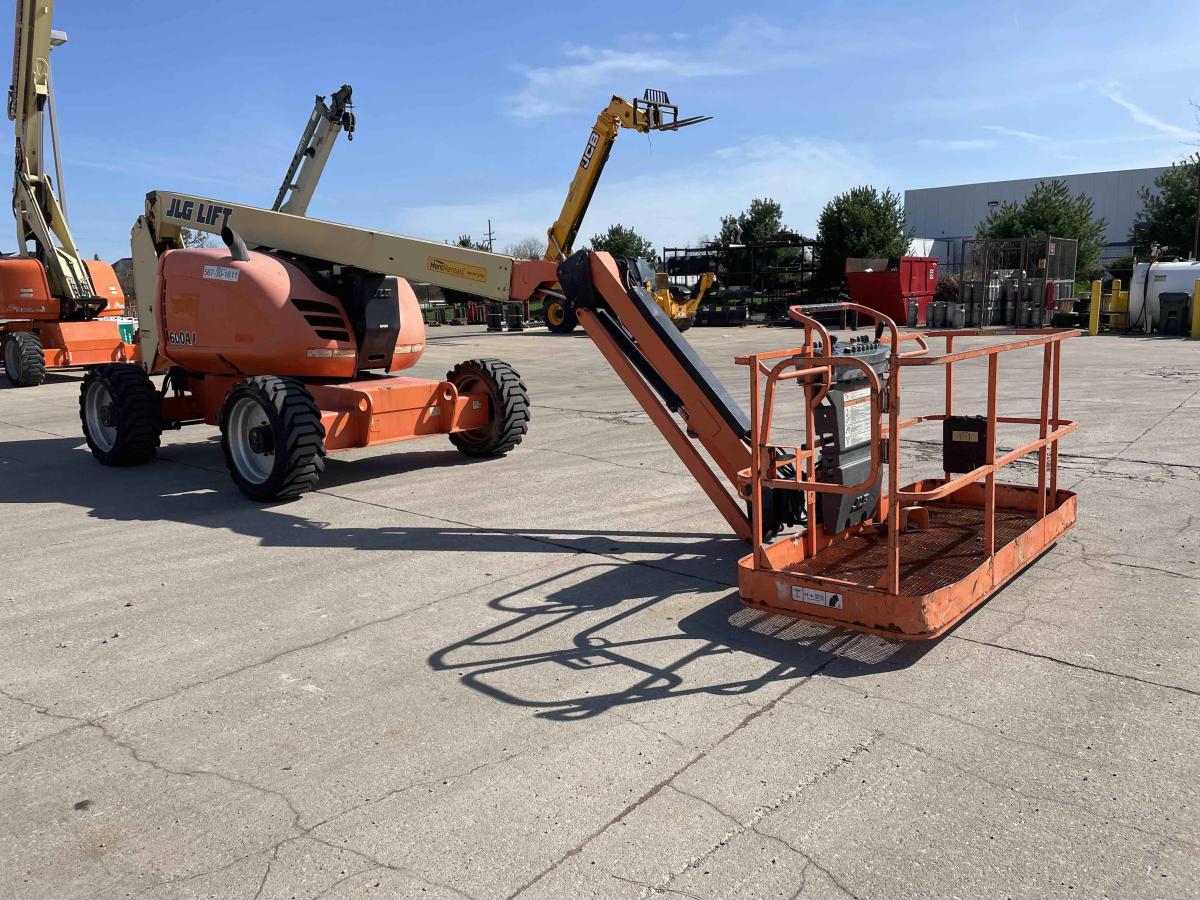 2014 JLG 600AJ