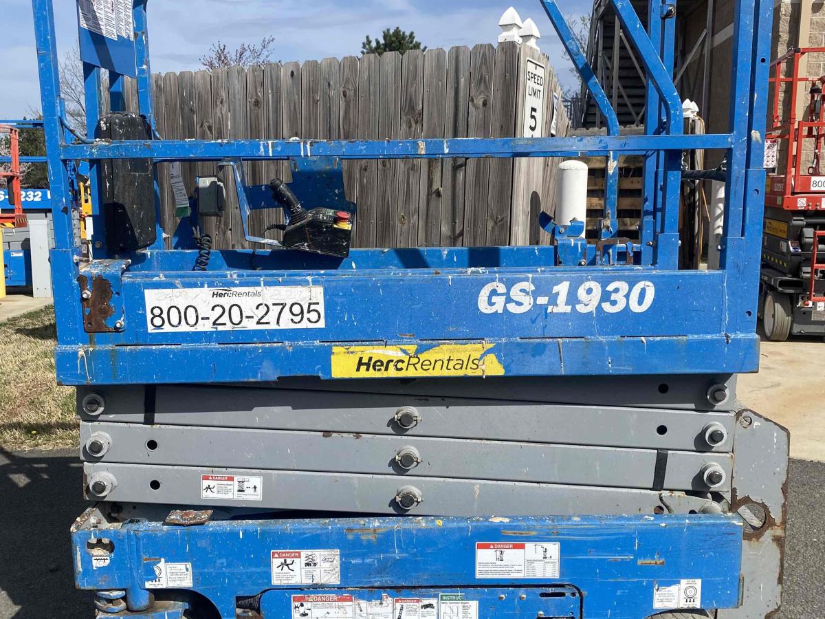 2018 Genie GS-1930