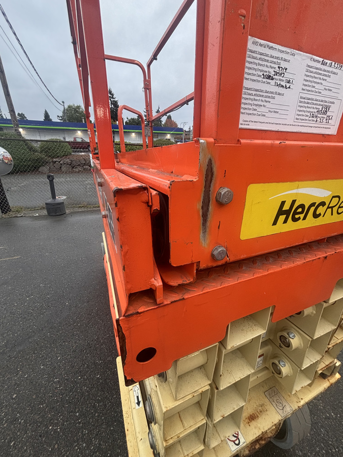 2017 JLG 2632ES-11