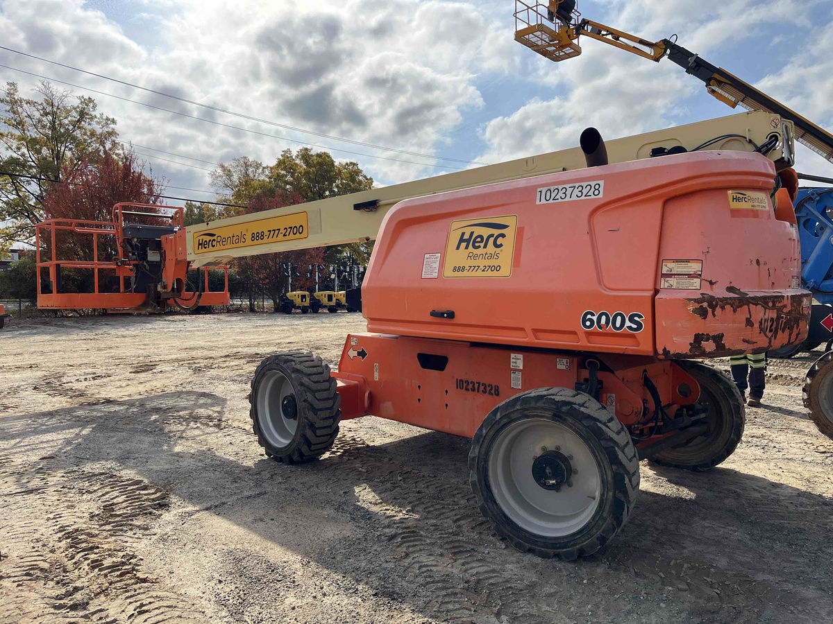 2018 JLG 600S-2