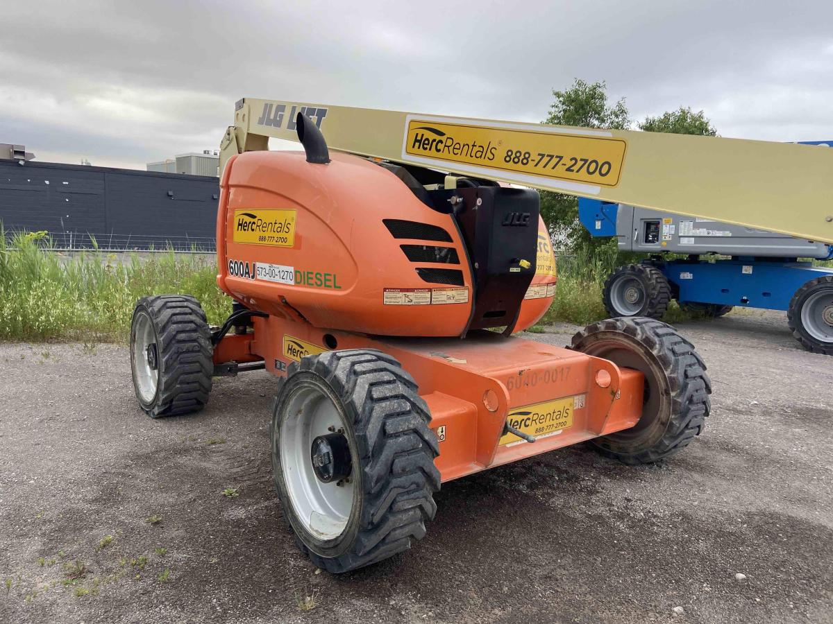 2017 JLG 600AJ-6